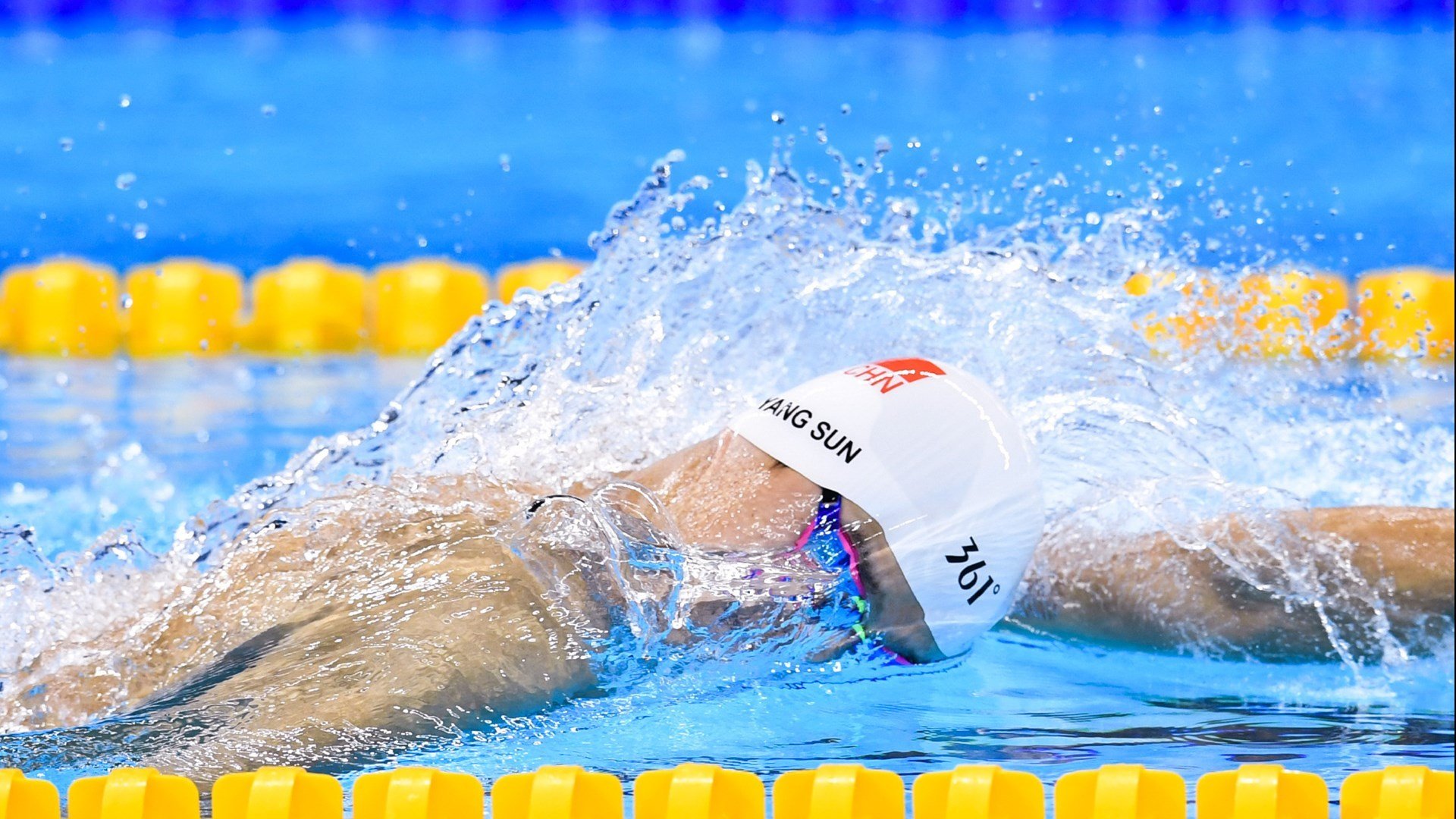 张伟丽称想通过比赛激励更多女孩，张伟丽最精彩的一场比赛视频